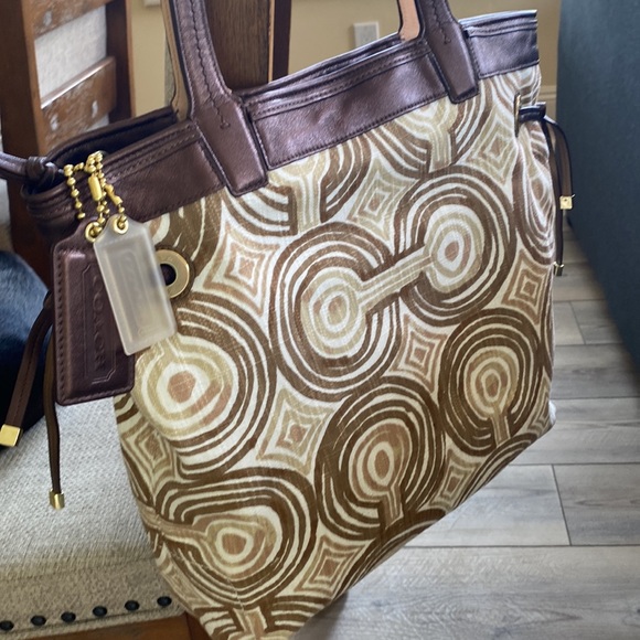 Coach All weather Tote fall colors - Picture 2 of 7